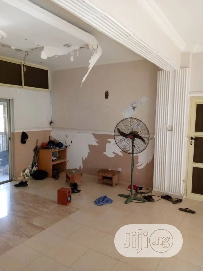 3bdrm Apartment in Cbn Estate, Amuwo-Odofin for sale in Amuwo-Odofin