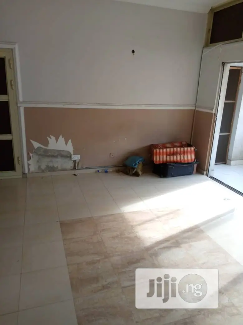 3bdrm Apartment in Cbn Estate, Amuwo-Odofin for sale in Amuwo-Odofin