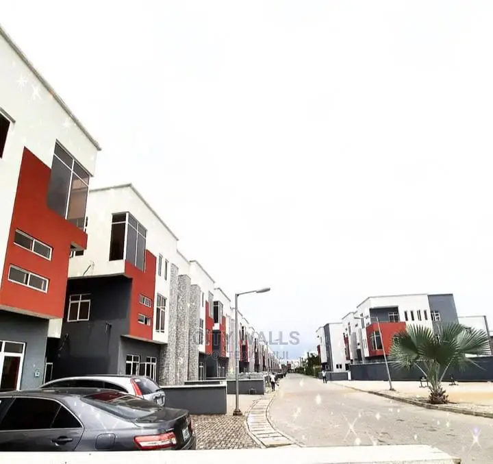 Nicely Built 4 Bedroom Duplex For Sale 85m in Lekki Phase 1