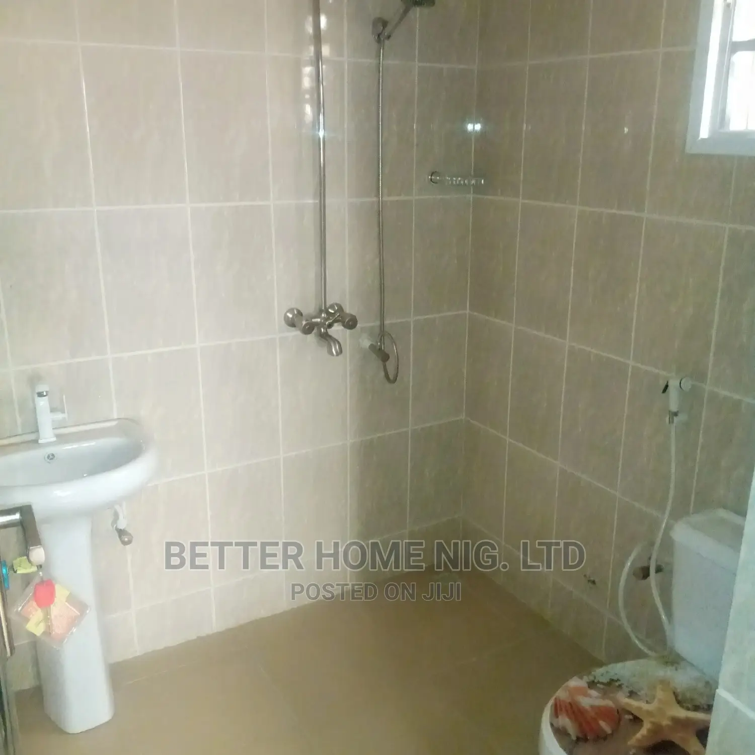 Furnished 3bdrm Block of Flats in Ido for rent in Ido