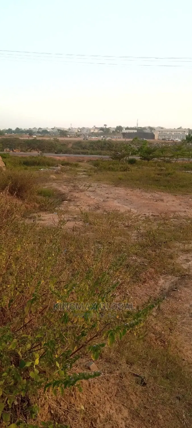 Distress Sale; 1.7hectares Land With CofO In Abuja in Central Business District