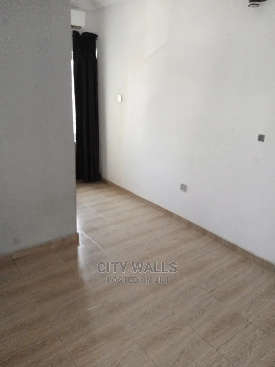 Mini Flat in Chevron for rent in Chevron