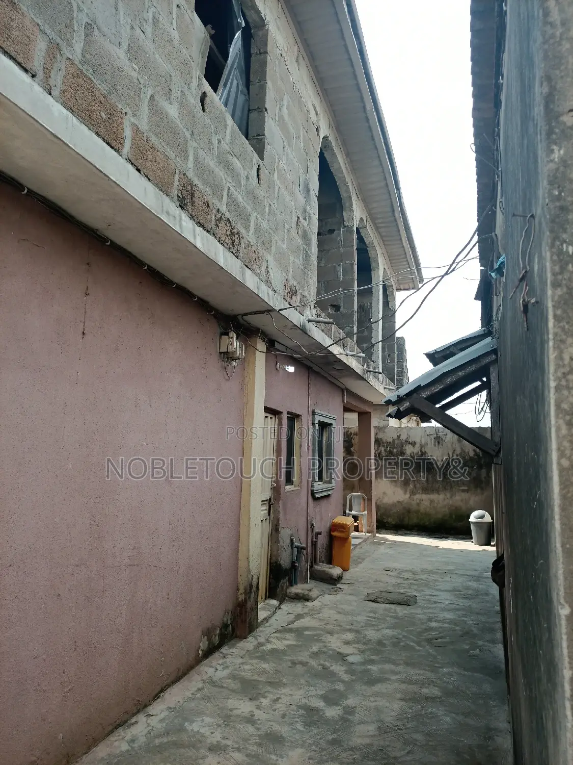 2bdrm Block of Flats in Ijegun Ikotun Lagos for sale in Ikotun / Ikotun/Igando