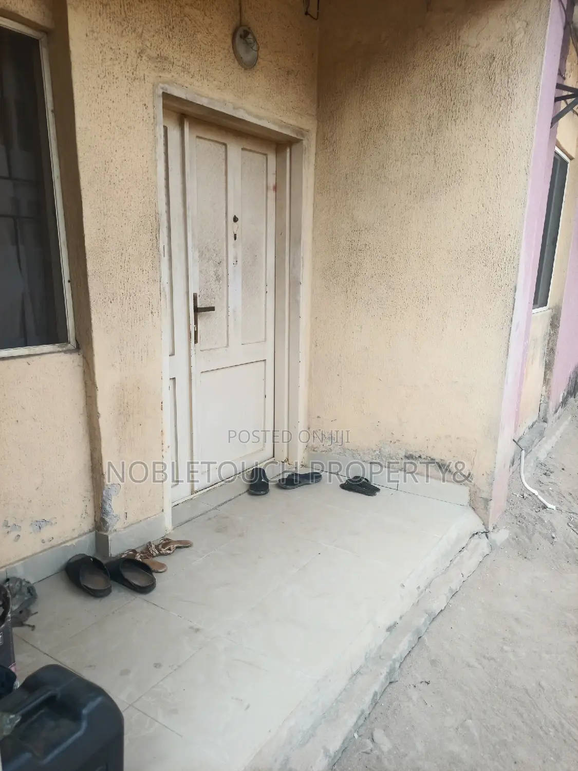 2bdrm Block of Flats in Ijegun Ikotun Lagos for sale in Ikotun / Ikotun/Igando