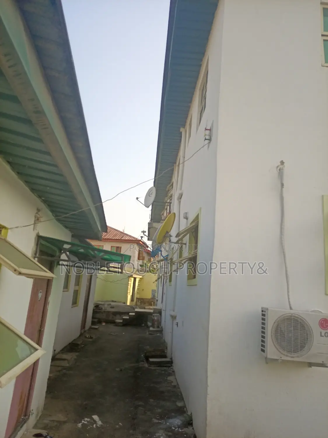 5bdrm Duplex in Coker Estate Shasha for sale in Shasha