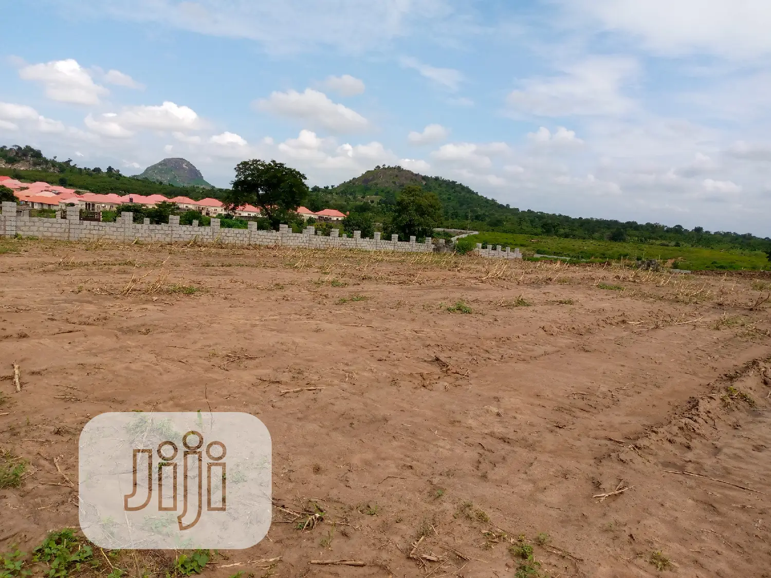 500sqm 4 B/Bungalow Penthouse + 2 Room B.Q Estate Plot. in Sabon Lugbe