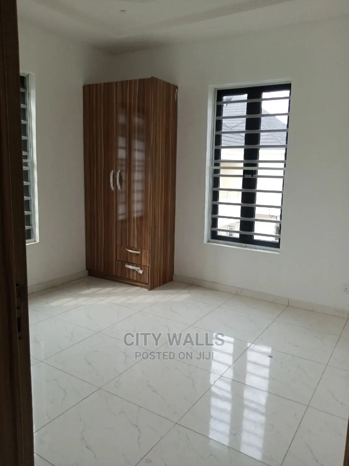 4bdrm Duplex in Chevron for rent in Chevron