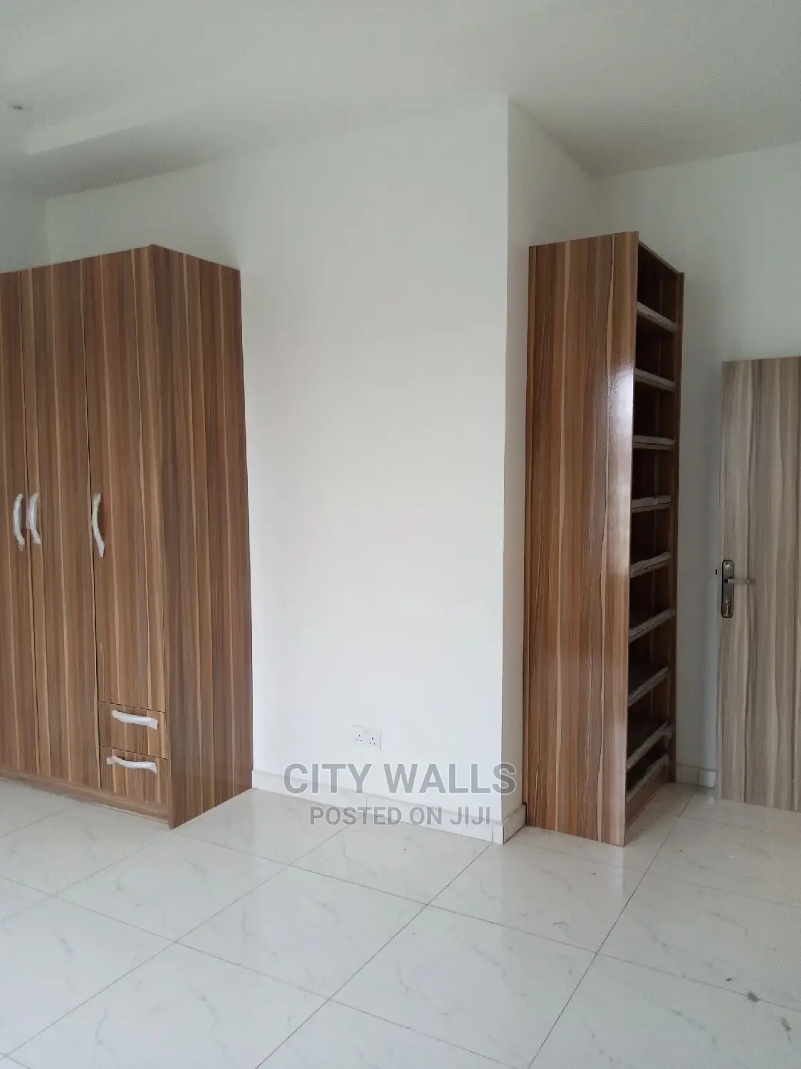 4bdrm Duplex in Chevron for rent in Chevron