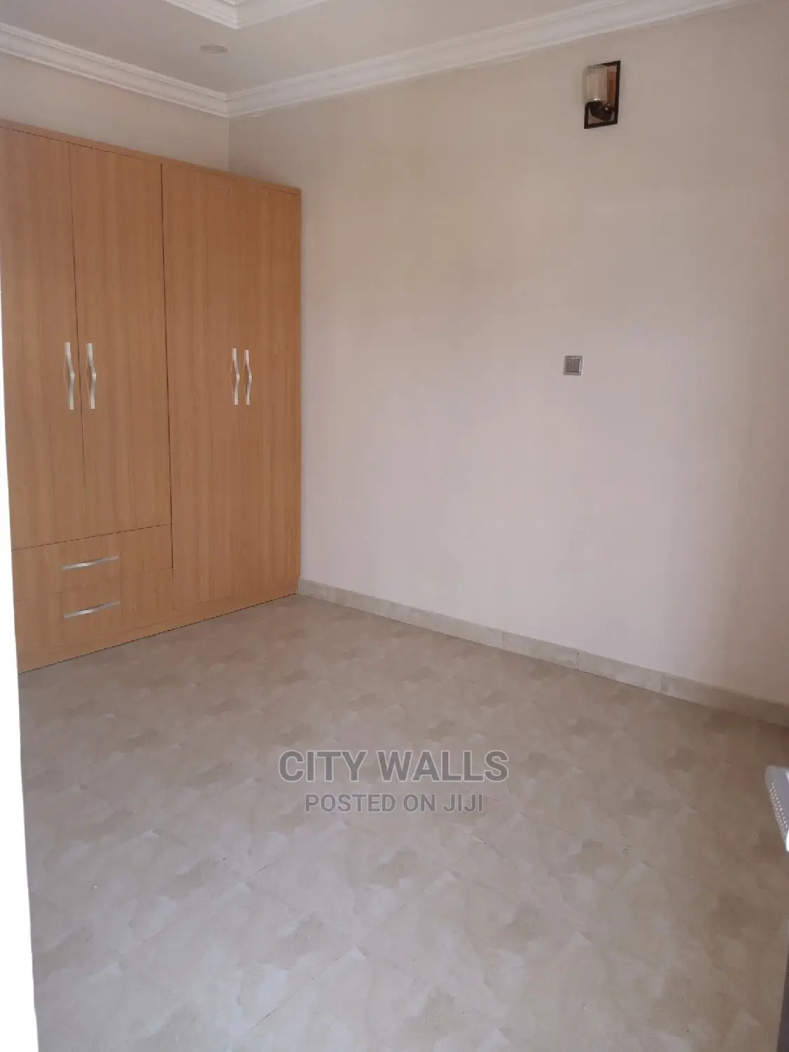 4bdrm Duplex in Ologolo for sale in Ologolo