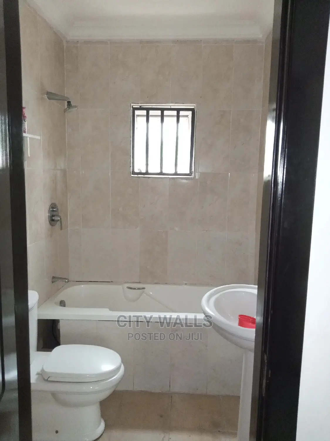 5bedroom Terrace in Osapa london