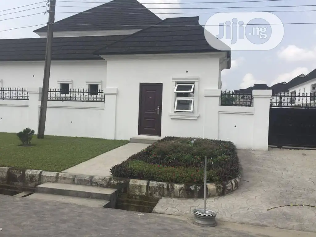 4bdrm Duplex in Doxa Estate, Port-Harcourt for sale in Port-Harcourt