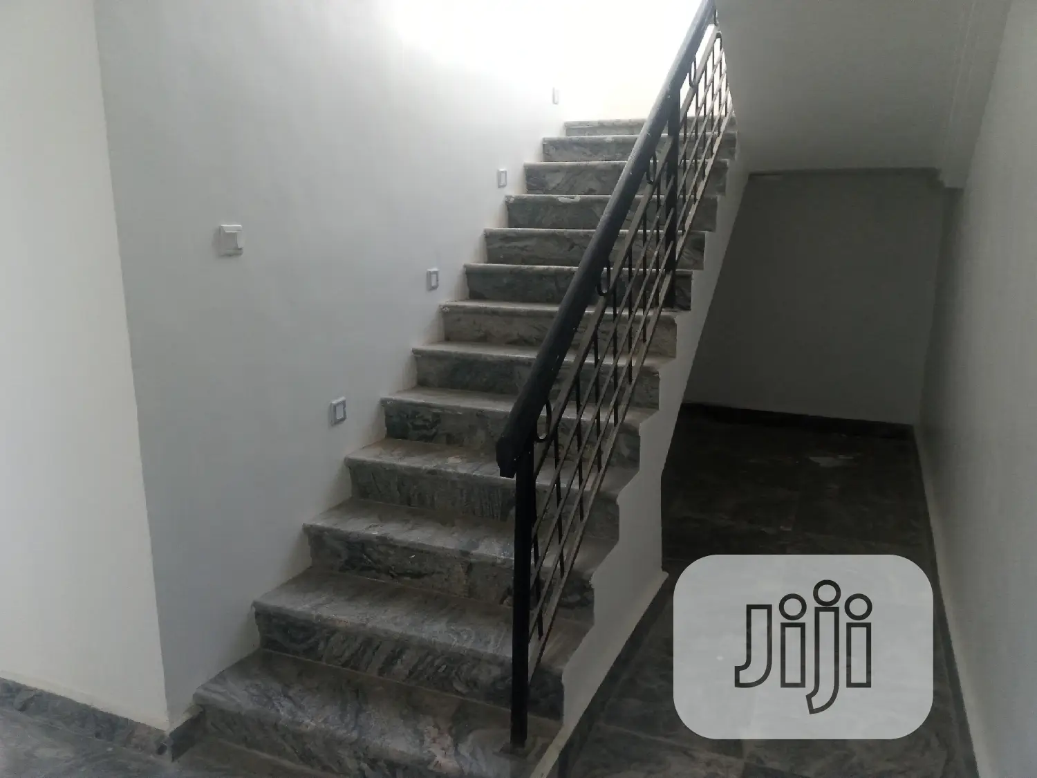 5bdrm Duplex in Guzape District for sale in Guzape District