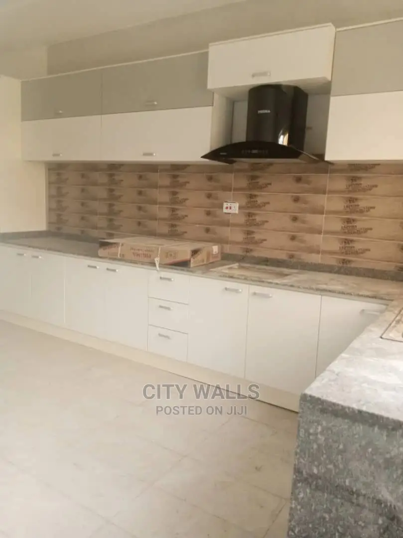 4bdrm Duplex in Victoria Crest, Chevron for rent in Chevron