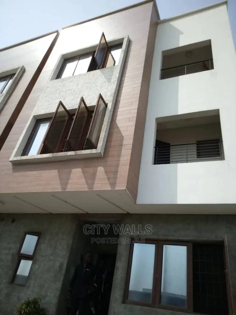 A Tastefully Built 4bedroom Terrace in Chevron