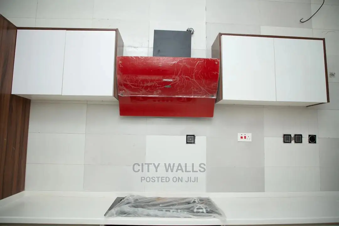 4bdrm Townhouse / Terrace in Spring Garden, Chevron for rent in Chevron