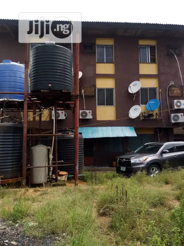 3bdrm Block of Flats in Surulere for Sale in Surulere