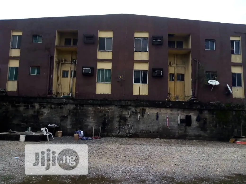 3bdrm Block of Flats in Surulere for Sale in Surulere