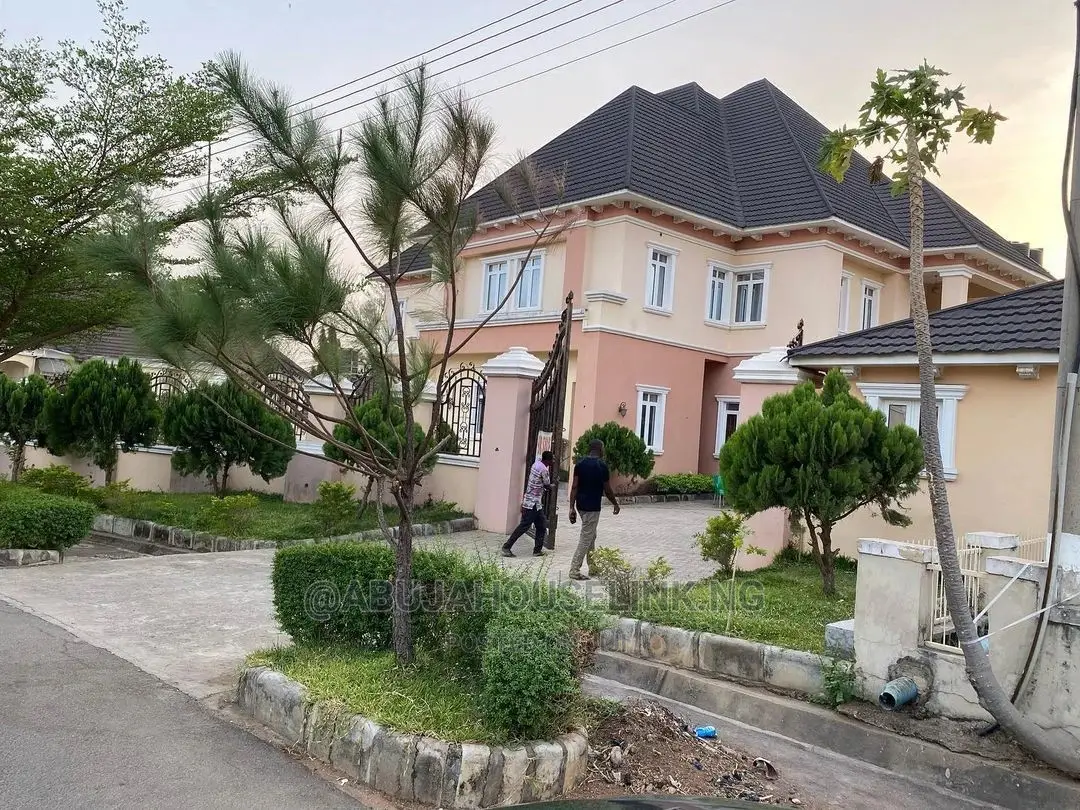 Furnished 6bdrm Duplex in Gwarimpa Estate, Gwarinpa for sale in Gwarinpa