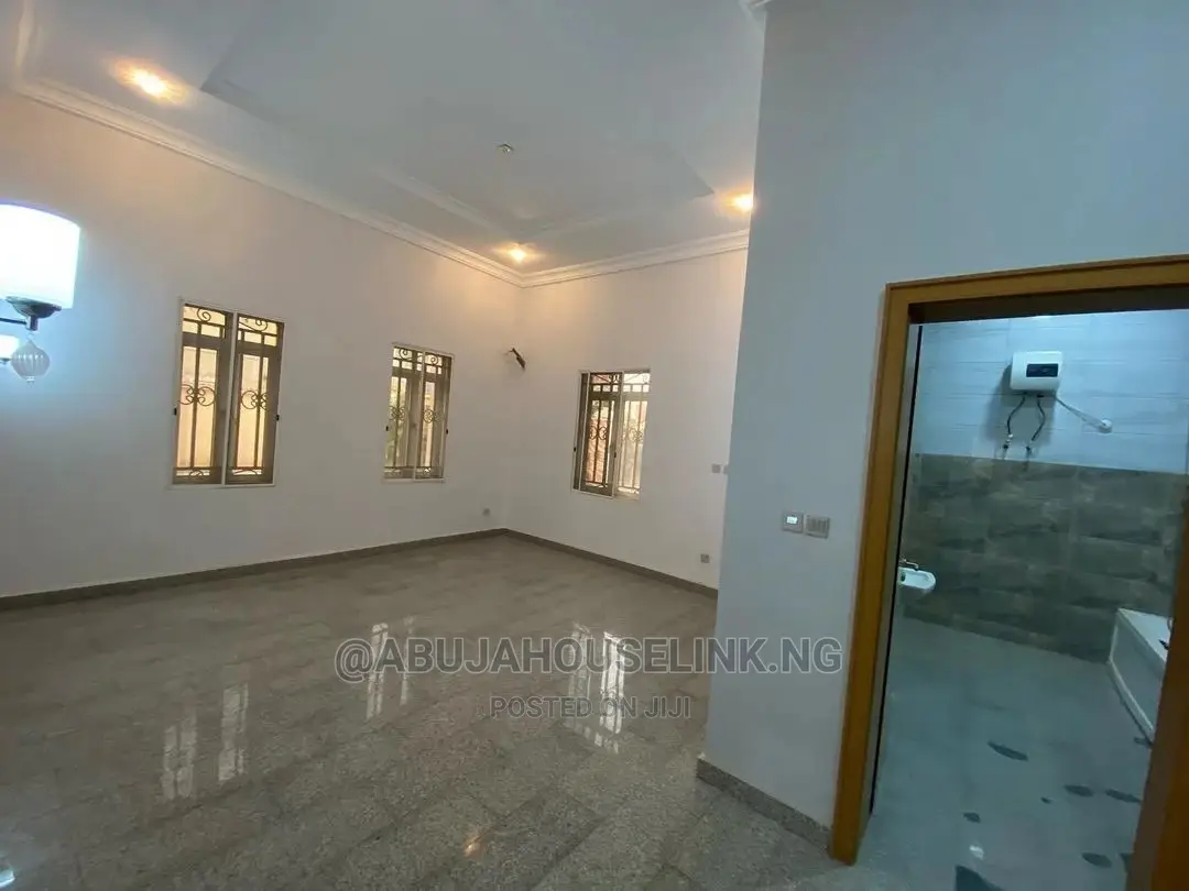Furnished 6bdrm Duplex in Gwarimpa Estate, Gwarinpa for sale in Gwarinpa