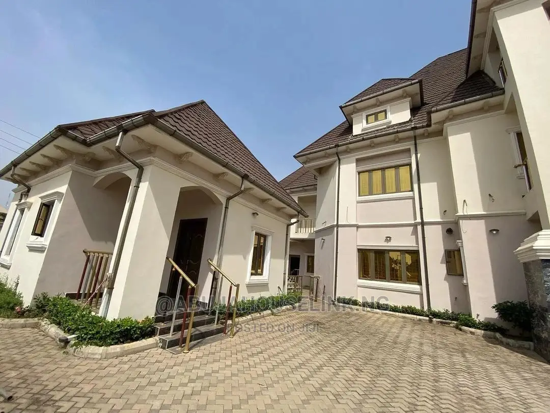 Furnished 7bdrm Mansion in Gwarinpa for sale in Gwarinpa