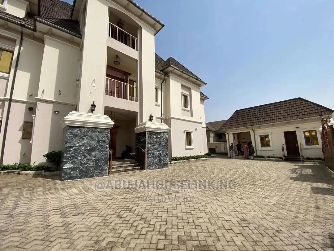 Furnished 7bdrm Mansion in Gwarinpa for sale in Gwarinpa