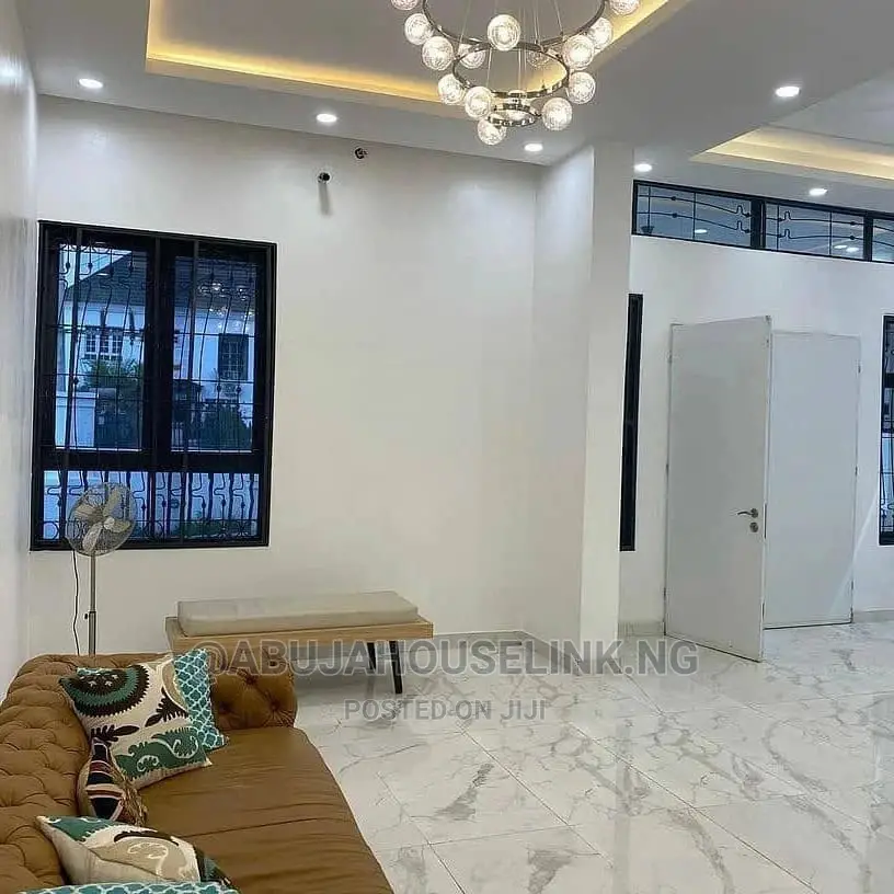 Furnished 7bdrm Mansion in Gwarimpa Estate, Gwarinpa for sale in Gwarinpa