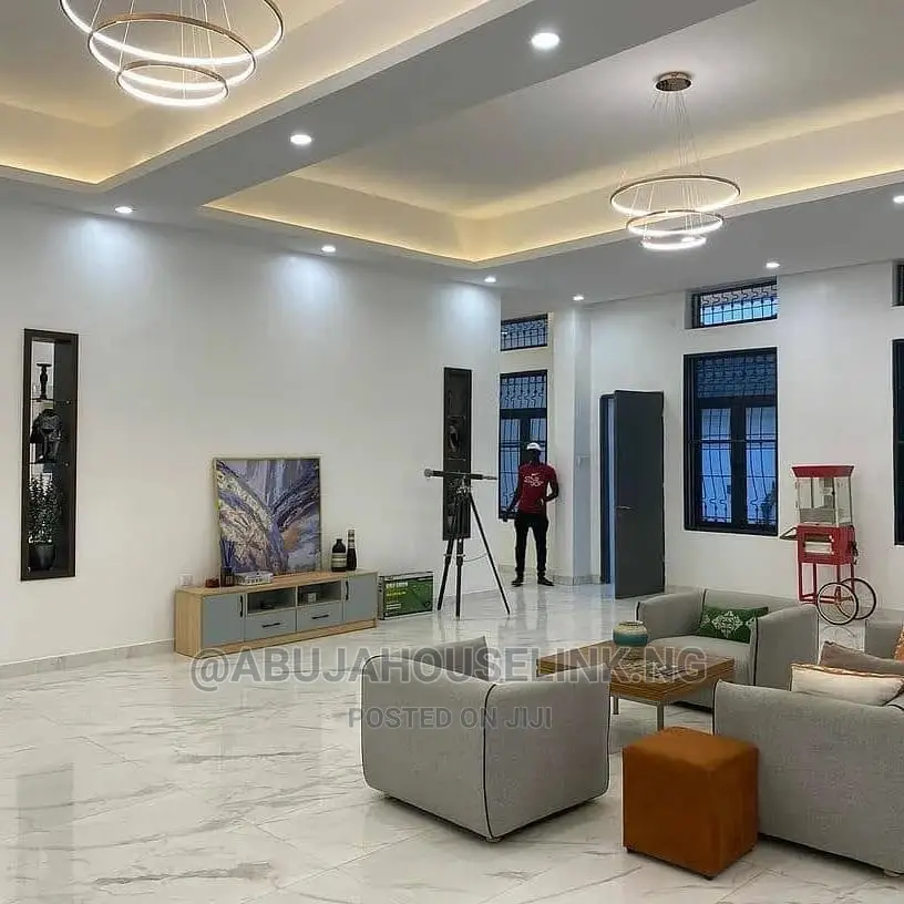 Furnished 7bdrm Mansion in Gwarimpa Estate, Gwarinpa for sale in Gwarinpa