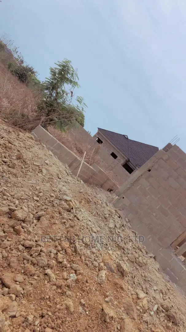 A Full Standard Plot of Land for Sell in Oluyole