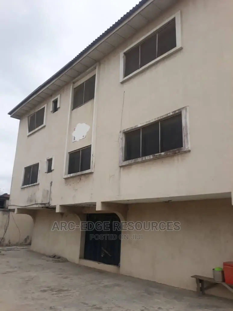 Commercial Block of 6flats of 3bedrooms With Big Warehouse in Ago Palace
