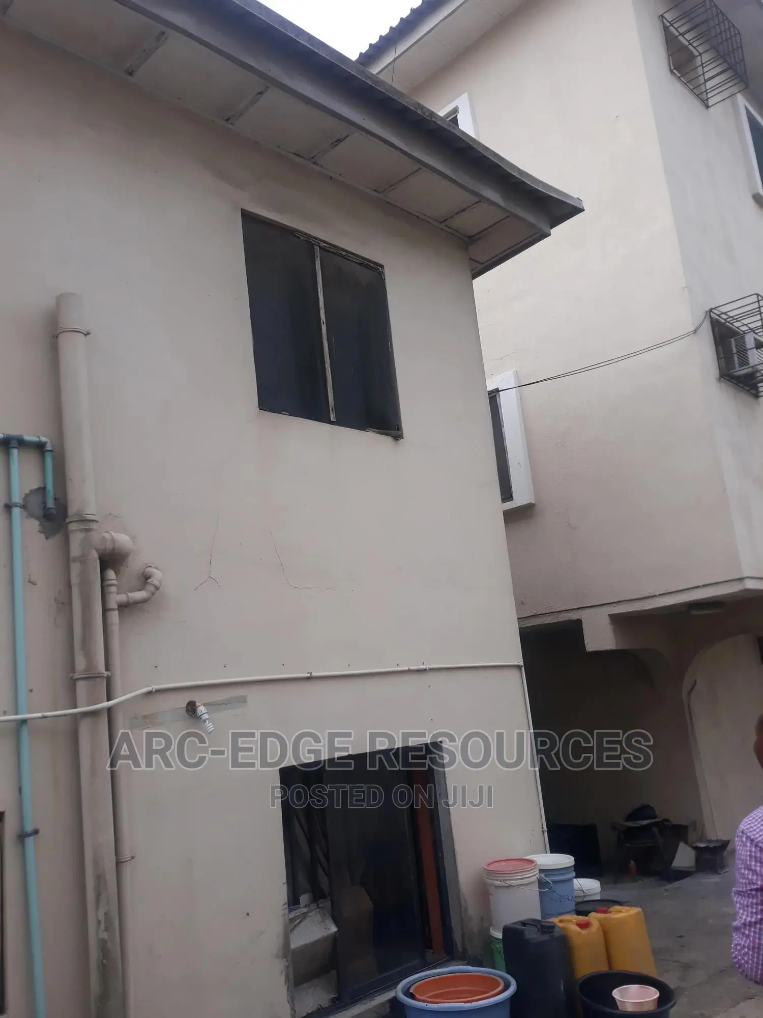 Commercial Block of 6flats of 3bedrooms With Big Warehouse in Ago Palace