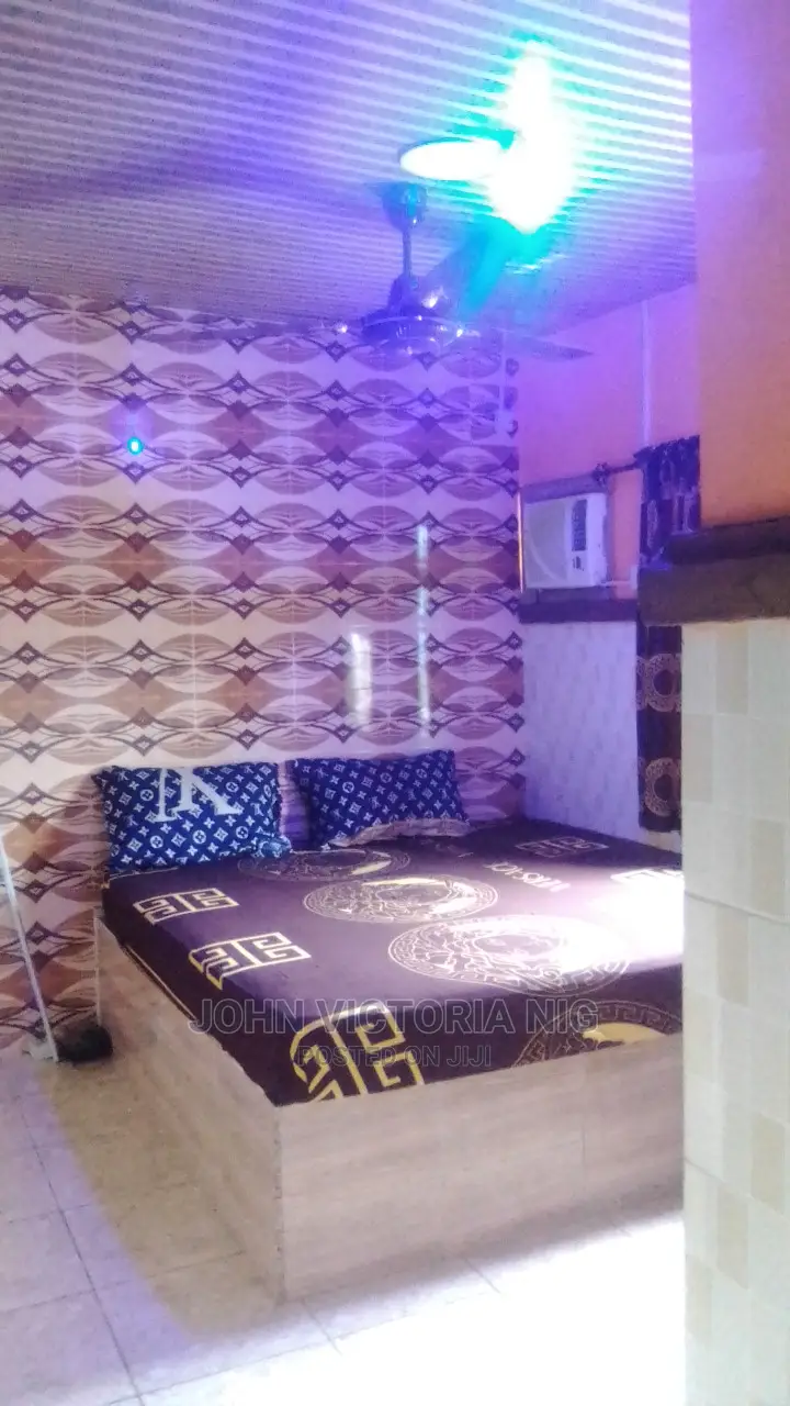 Furnished 10bdrm Chalet in Igbudu Estate, Oko Afo for sale in Oko Afo