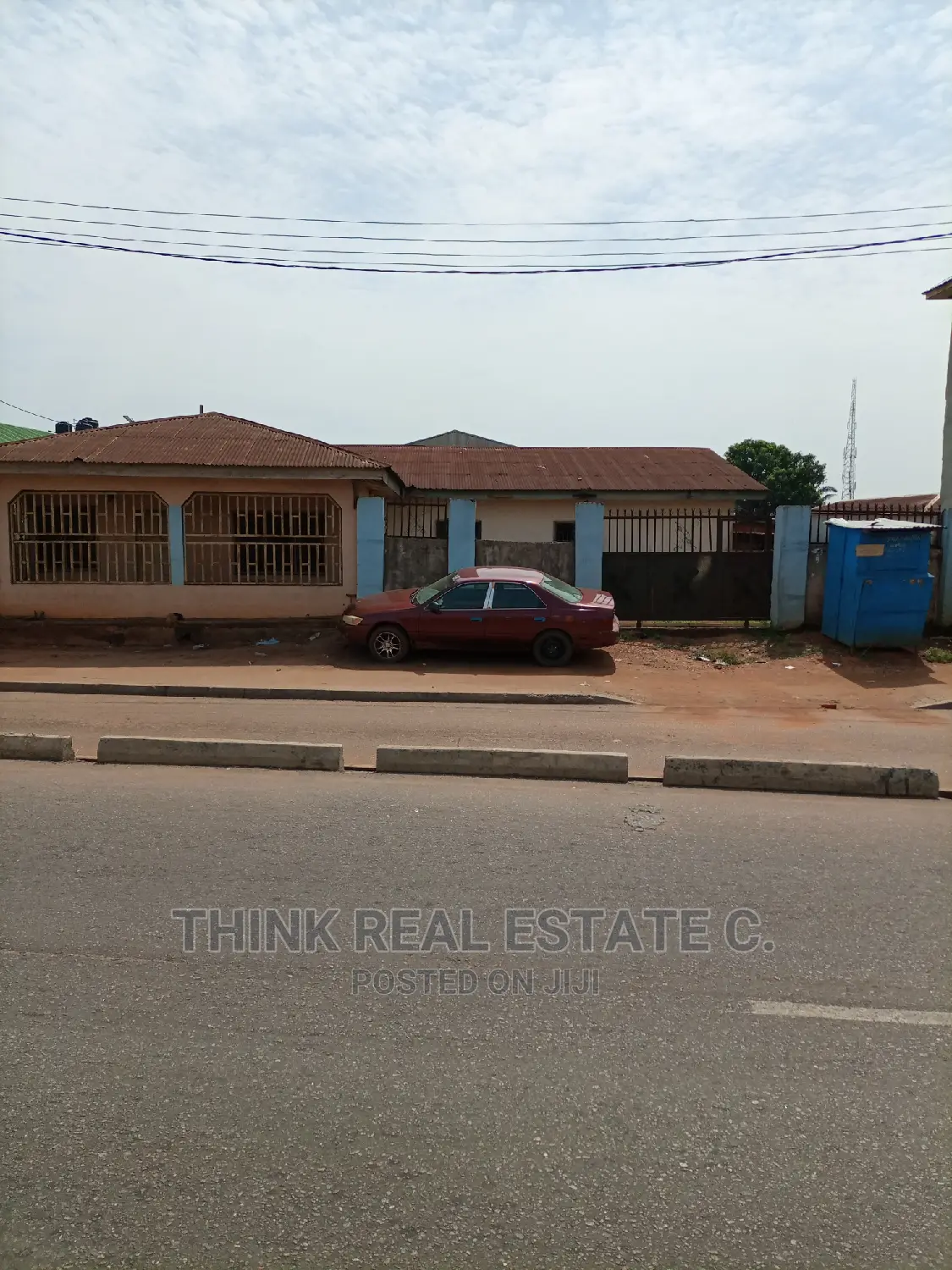 100/200 at Isihor,Along the Tarred Road for Sale in Benin City