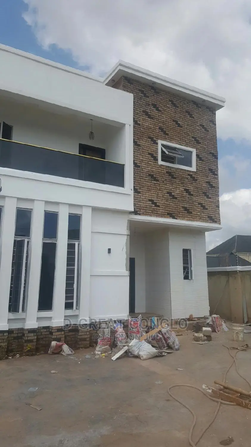 6bdrm Duplex in Gra Asaba, Oshimili South for sale in Oshimili South