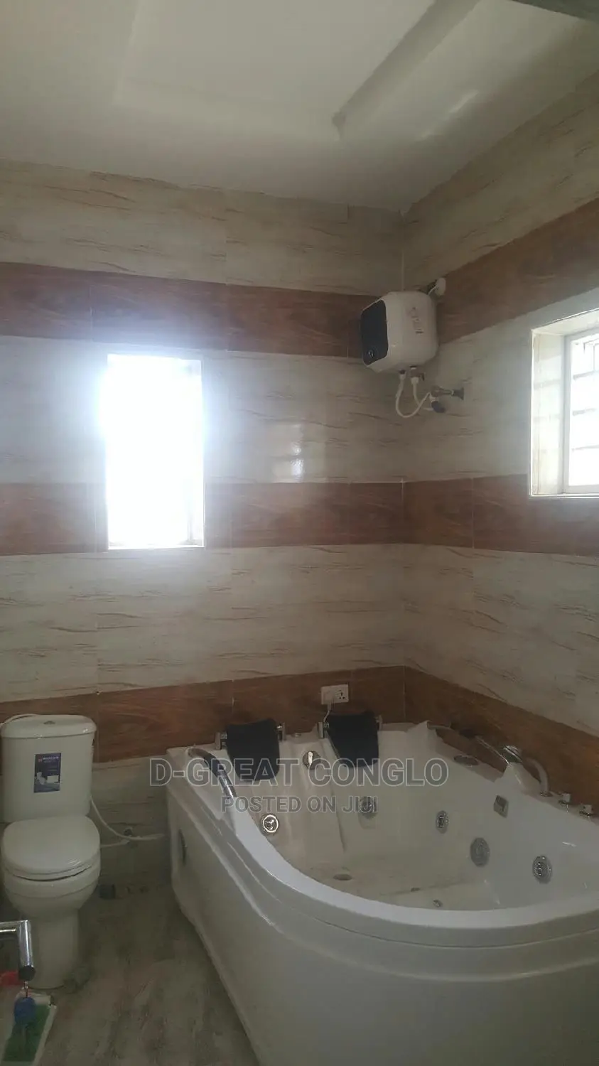 6bdrm Duplex in Gra Asaba, Oshimili South for sale in Oshimili South