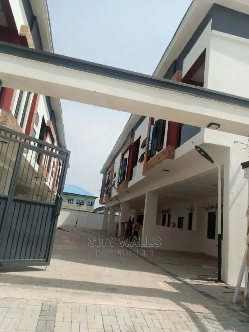4bdrm Townhouse / Terrace in Spring Garden Estate, Chevron for rent in Chevron