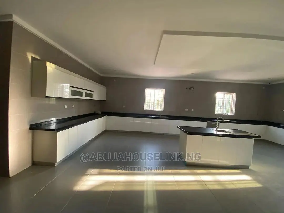 Furnished 8bdrm Mansion in Maitama Abuja for sale in Maitama