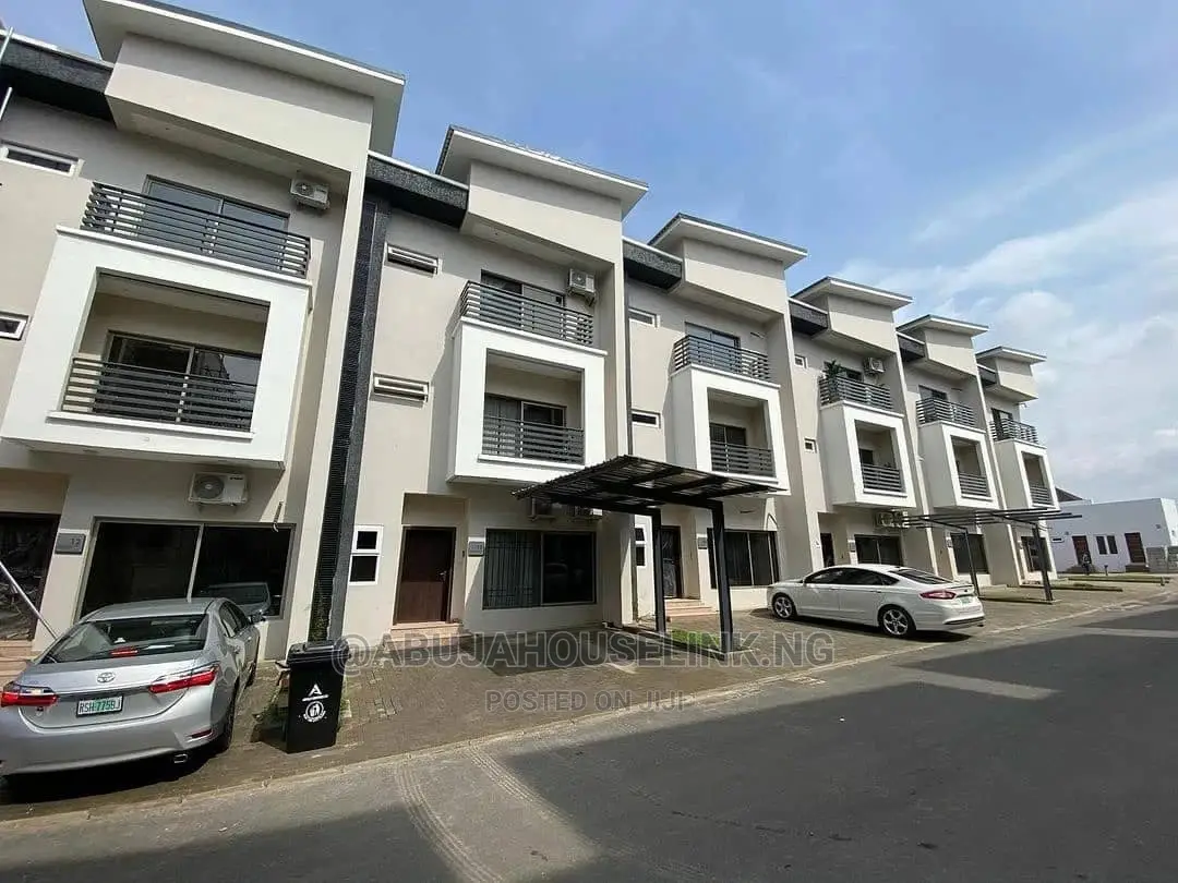 Furnished 4bdrm Duplex in Bilaad Construction for sale in Wuye