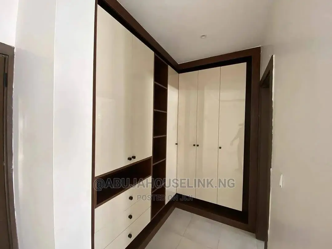 Furnished 4bdrm Duplex in Bilaad Construction for sale in Wuye