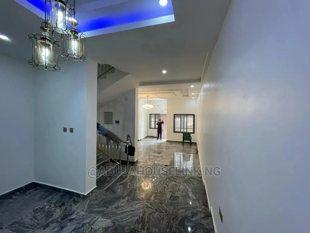 Furnished 4bdrm Duplex in Guzape Abuja for sale in Guzape District