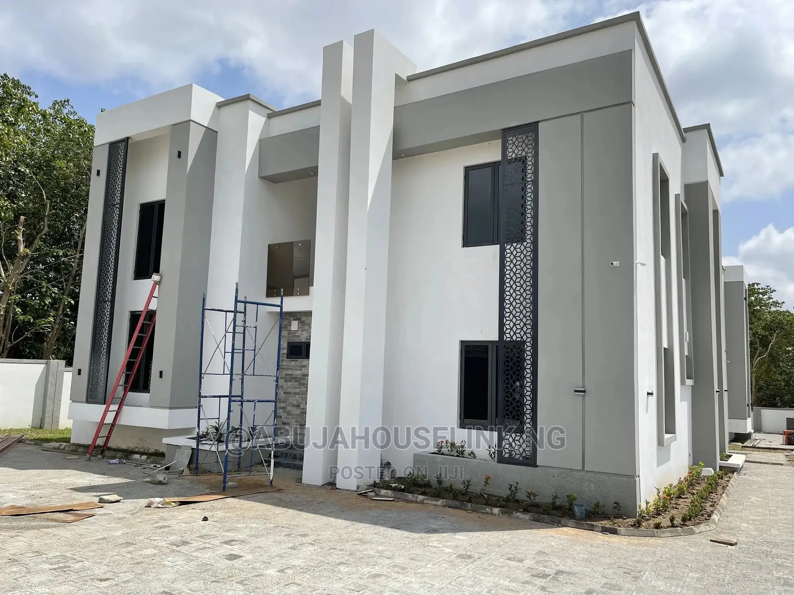 Furnished 4bdrm Duplex in Guzape Abuja for sale in Guzape District
