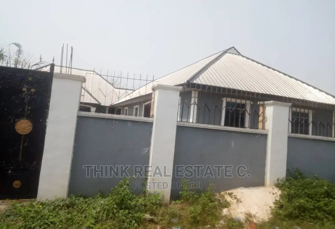 8units 1bedroom Flat 1unit 3bedroom Flat at BIU,Sapele Road in Benin City