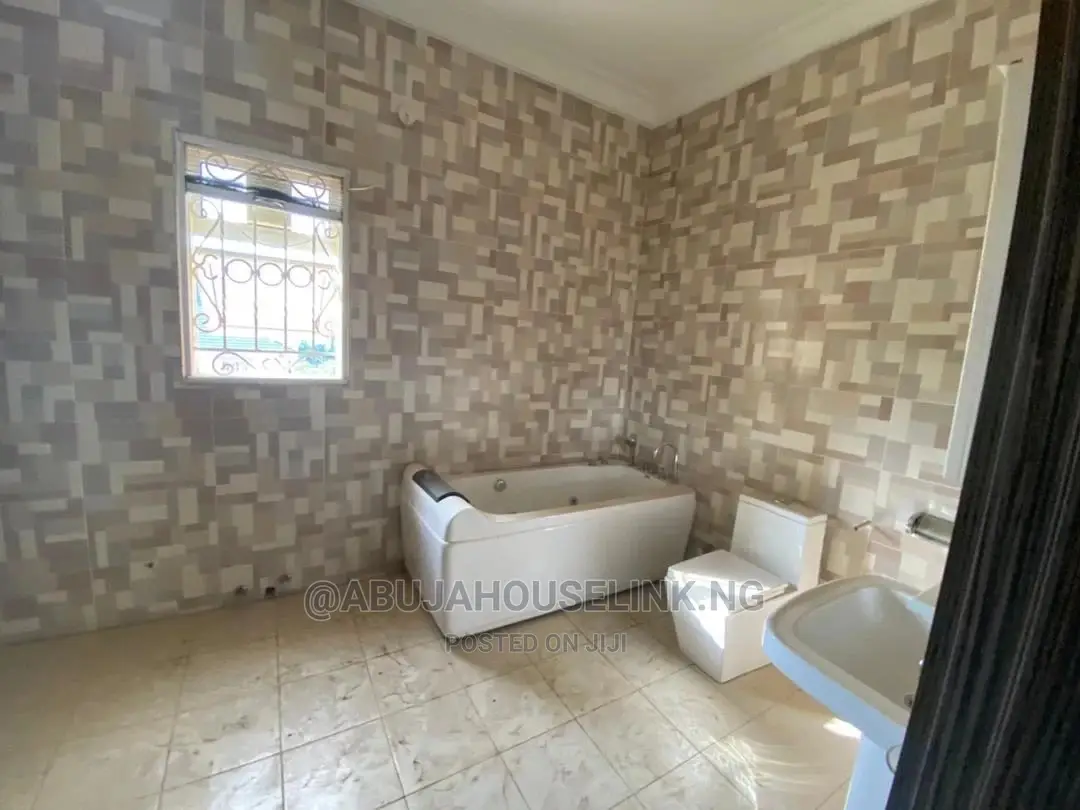 Furnished 9bdrm Duplex in Asokoro Abuja for sale in Asokoro