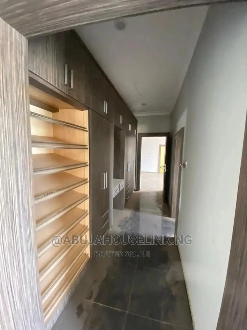 Furnished 9bdrm Duplex in Asokoro Abuja for sale in Asokoro