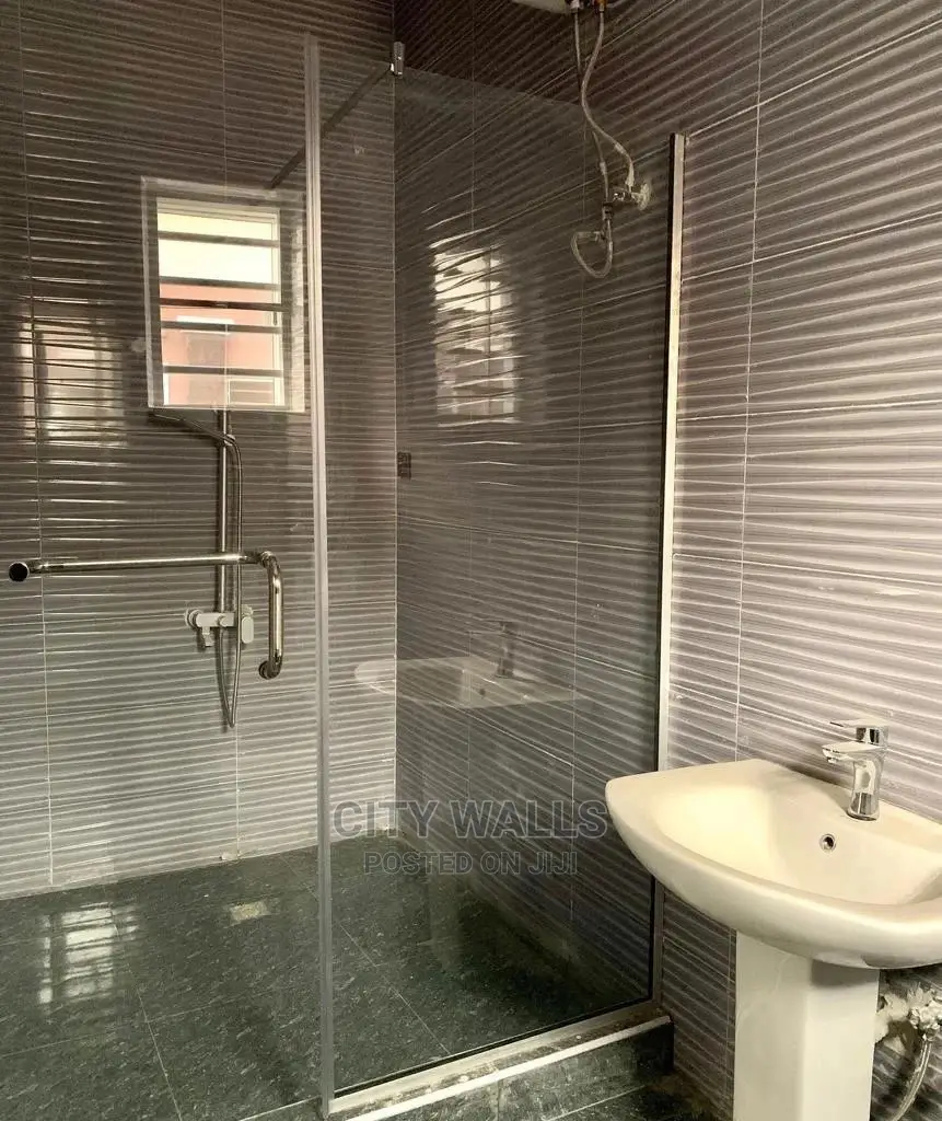 4bdrm Townhouse/Terrace in Leon Homes, Chevron for Sale in Chevron