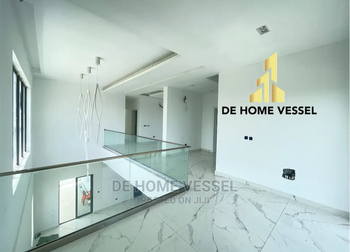 5bdrm House in Lekki for Sale in Lekki