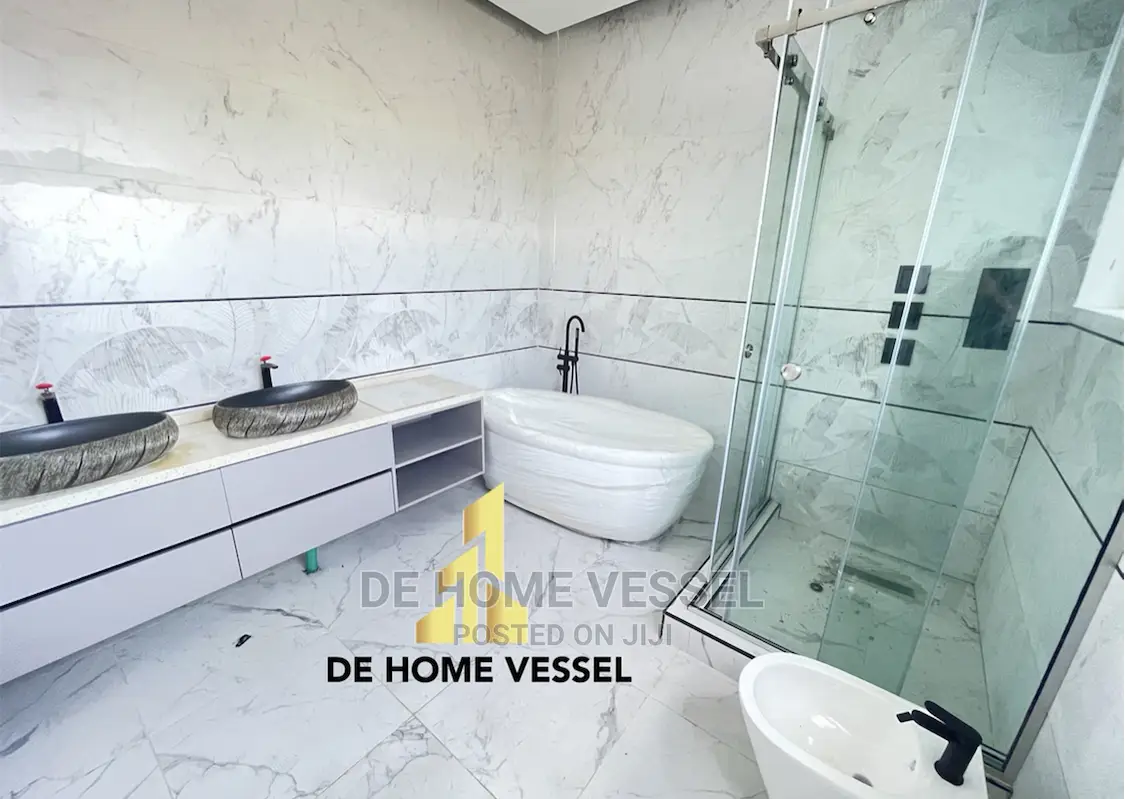 5bdrm House in Lekki for Sale in Lekki
