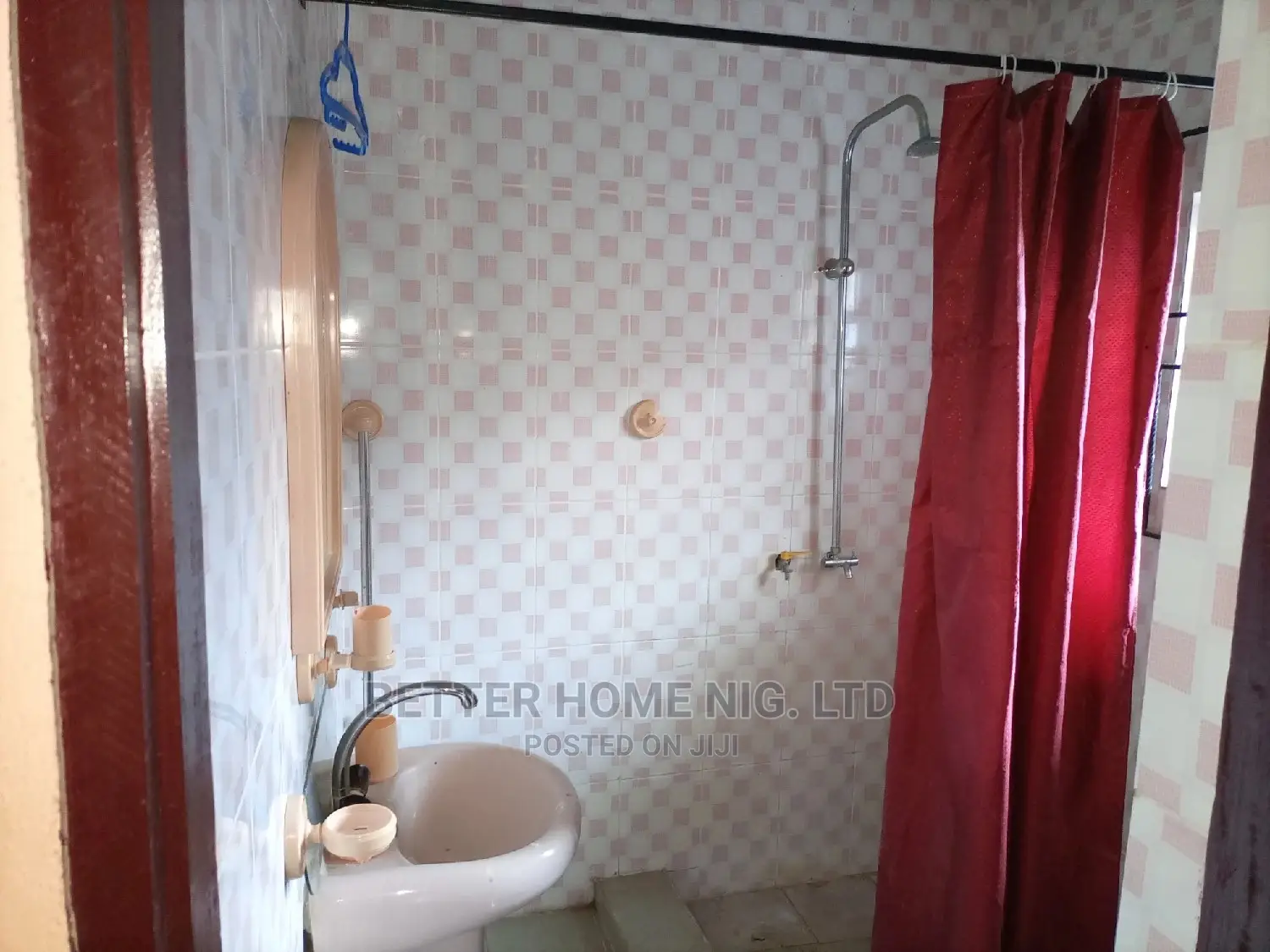 3bdrm Bungalow in Arowona Adegbeye, Ibadan for sale in Ibadan