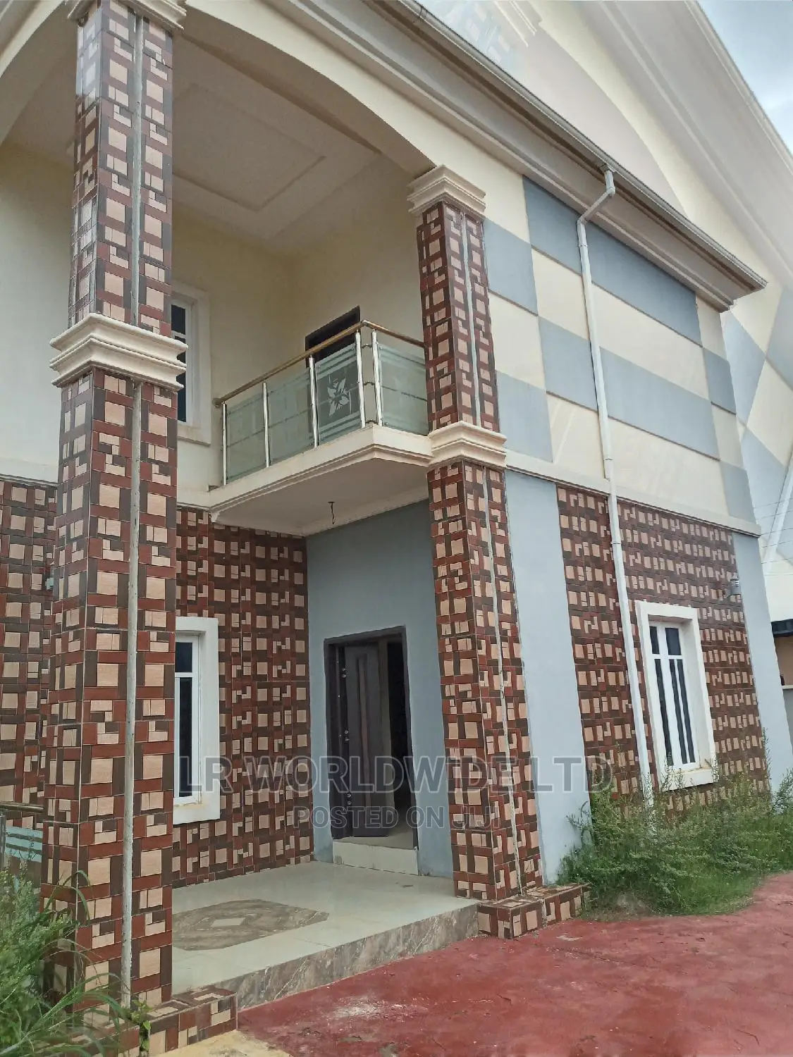 4bdrm Duplex in Palm Heights, Lugbe District for sale in Lugbe District