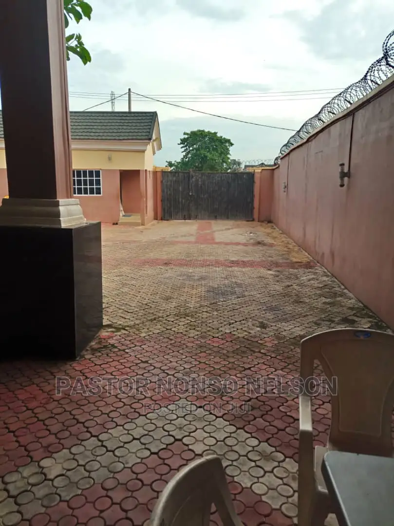 9bdrm Duplex in Abakaliki for sale in Abakaliki