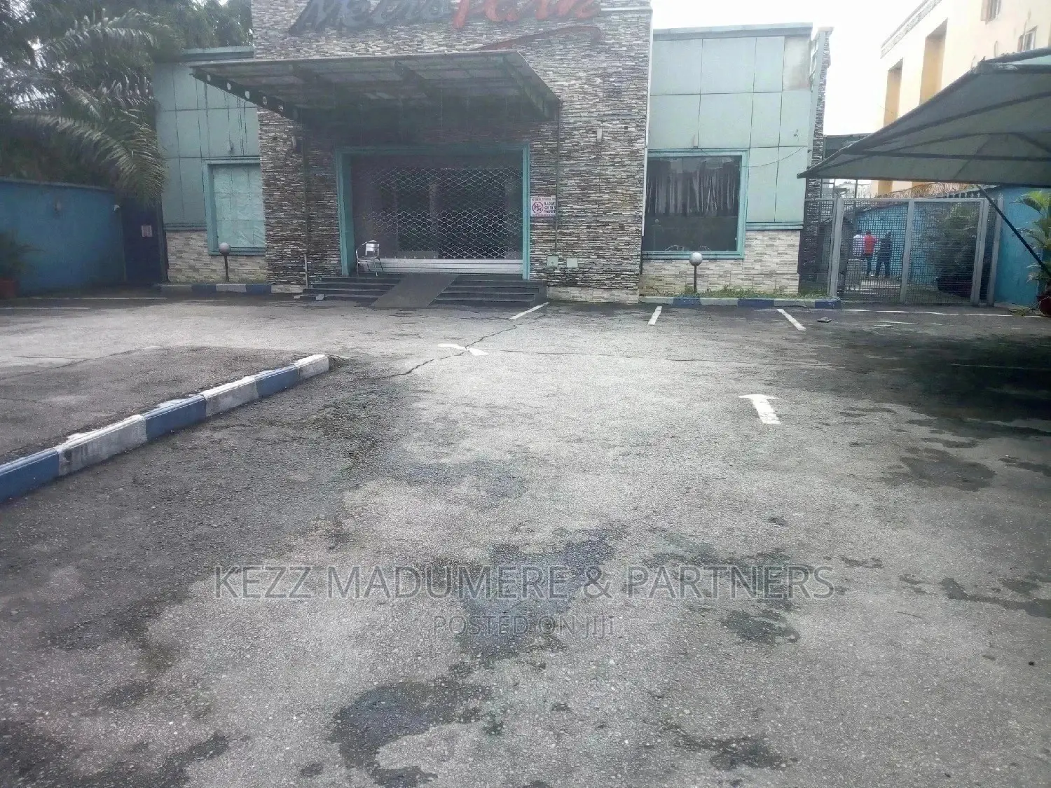 For Sale: A Commercial Property at New Gra Phase 3,Ph in Port-Harcourt